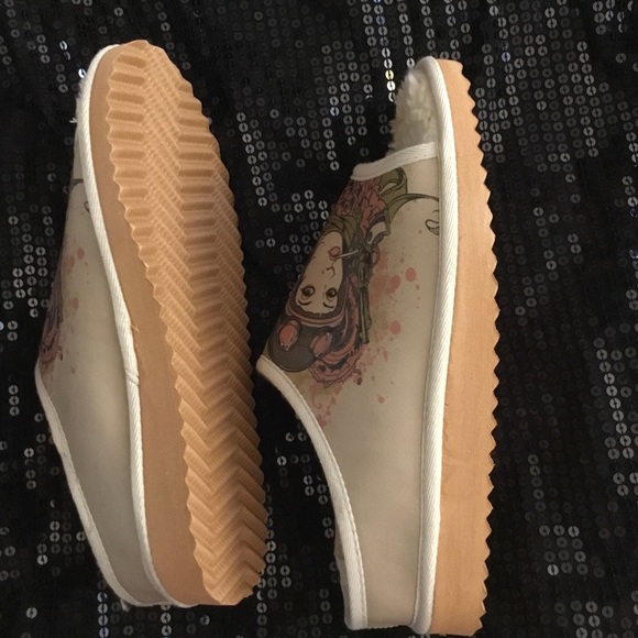 5/30% off - Cool graphic artsy slipper shoe - Picture 2 of 3